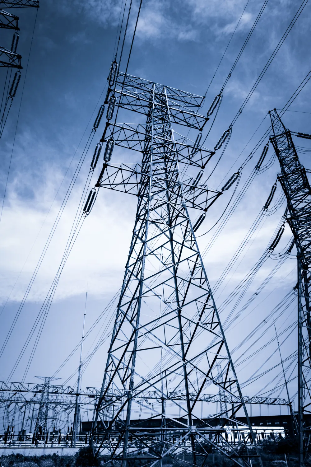 High-voltage transmission tower